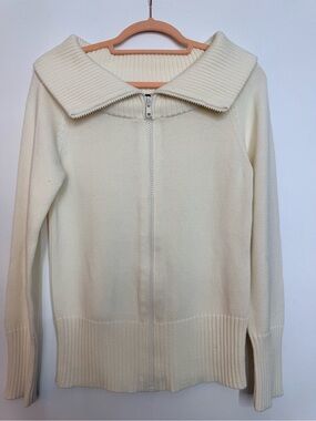 Moda International Cream Zip-Up Sweater with Wide Fold Collar 17” pit to pit
